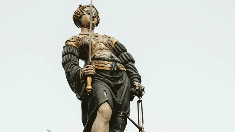 Gerichtsstrukturreform: Eine politische Irrfahrt der Günther-Regierung